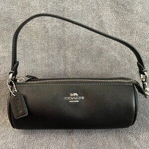 NWOT Coach CR830 Nolita Refine Calf Leather Barrel Bag Wristlet - Black